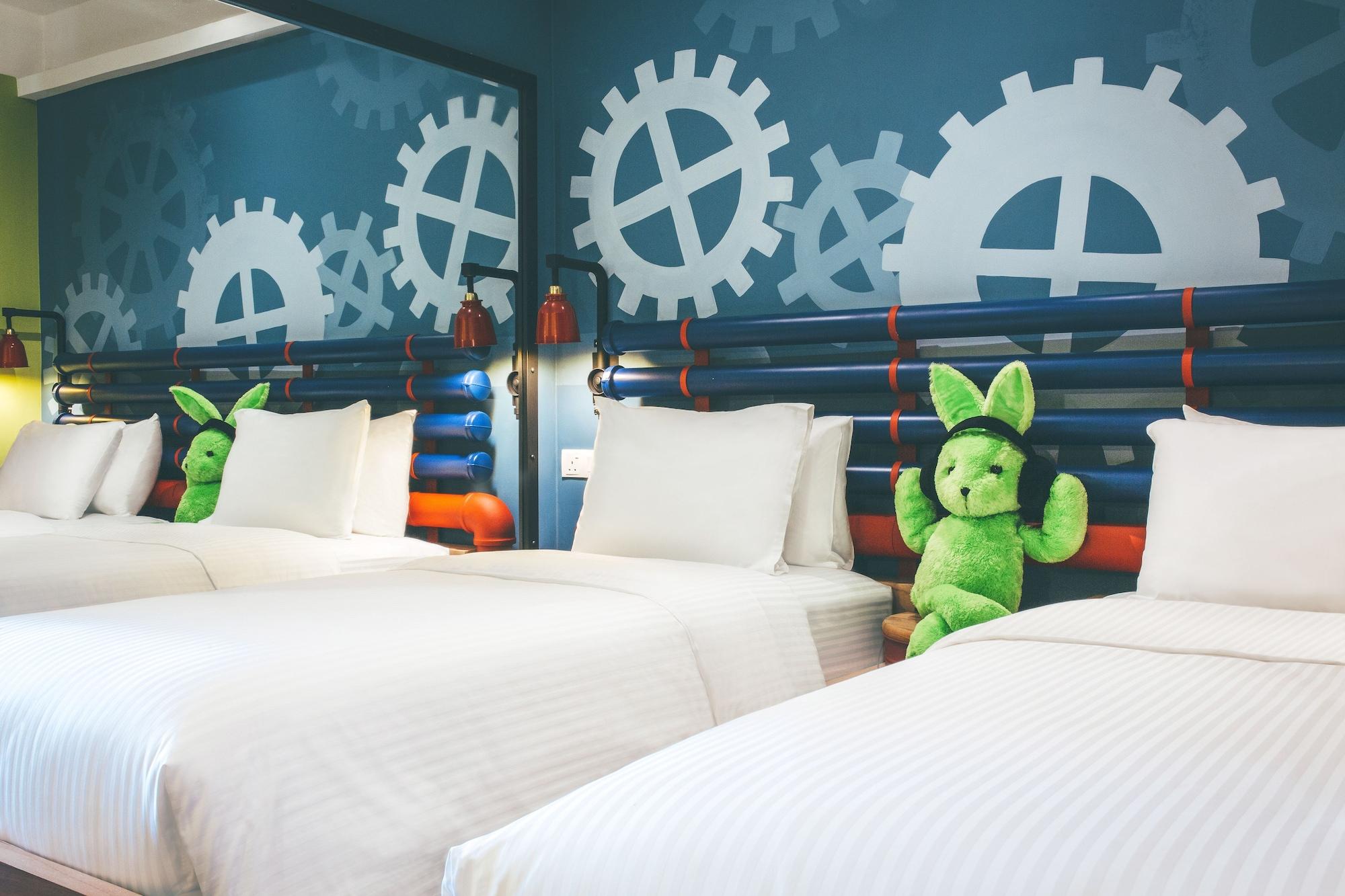 Dash Box Hotel 4*